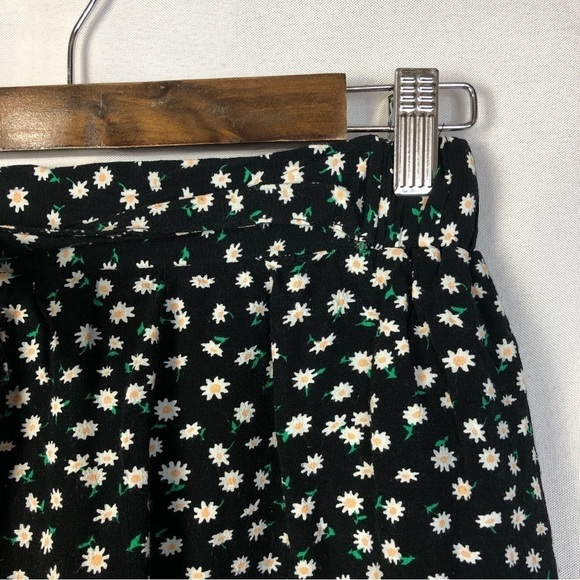 Zara Black Daisy Floral Mini Skort M - Picture 4 of 4